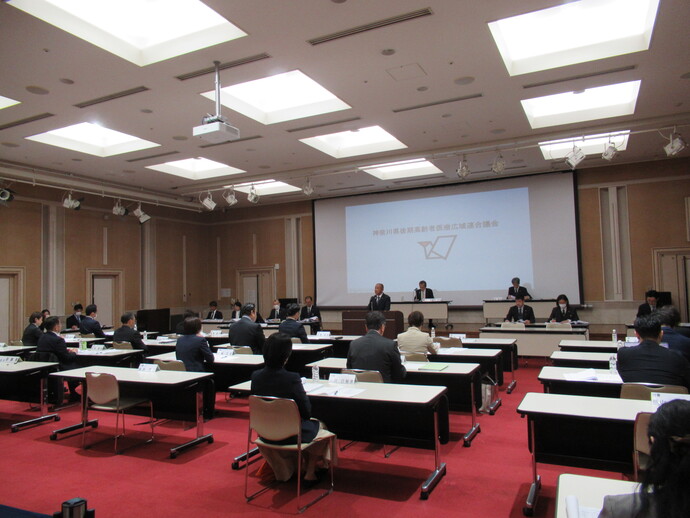 写真：会議の様子1